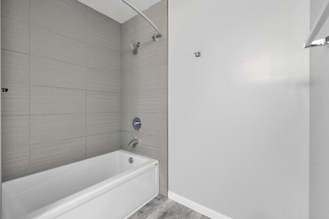 Building Photo - 248 Encina Ave