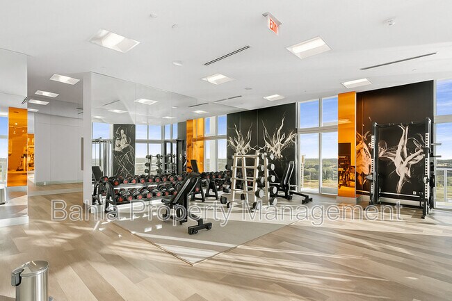 Building Photo - 2000 Metropica Wy