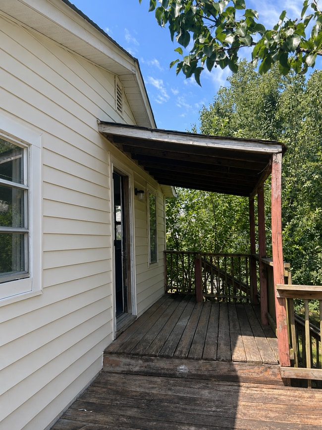Building Photo - 4200 Wilkesview Dr