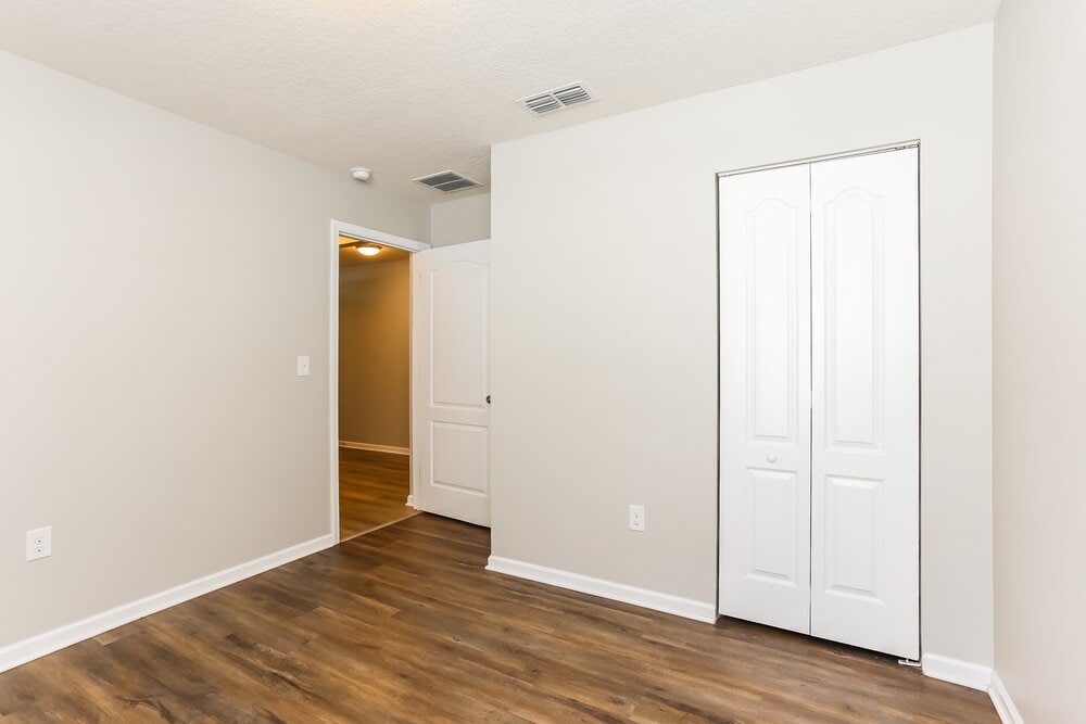 Building Photo - 3703 Summit Oaks Dr