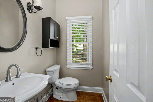 Building Photo - 1018 Pleasance Grove