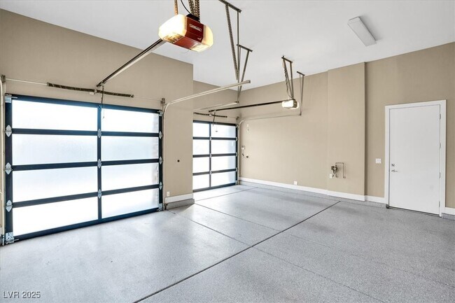 Building Photo - 32 Hunting Horn Dr