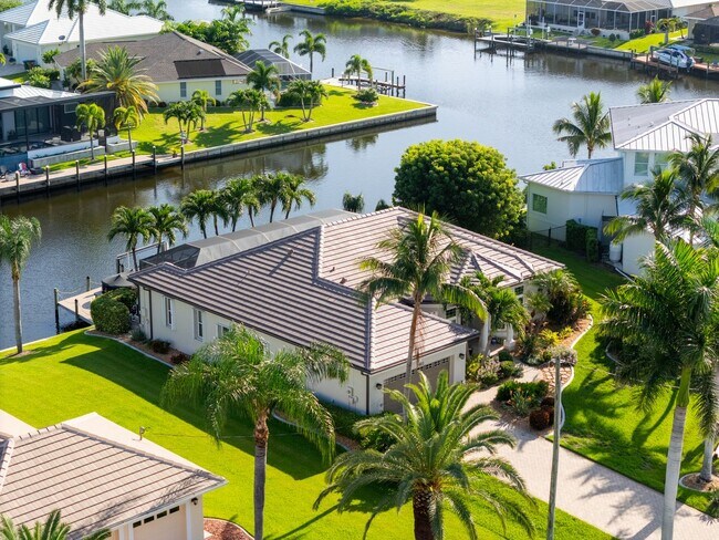 Building Photo - Seabird Villa
