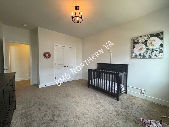 Building Photo - 25459 Byrnes Crossing Dr