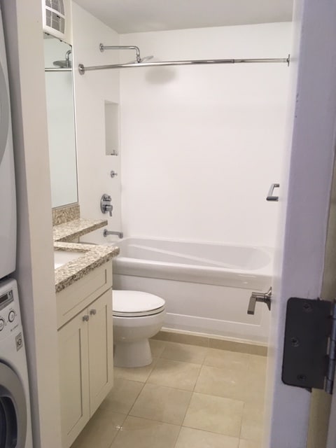 Building Photo - 55 S Judd St