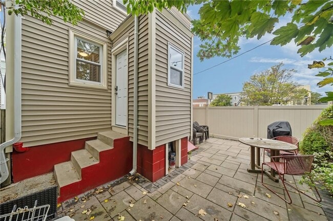 Building Photo - 8 Kilburn Ct