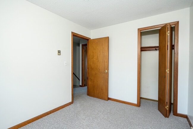 Building Photo - 252 Harrisville Rd