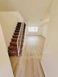 Building Photo - 553 E Orange Grove Ave