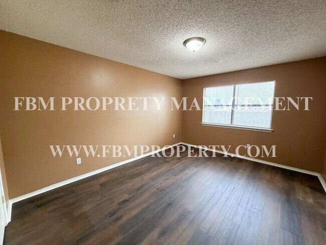 Building Photo - 921 Park Pl Blvd