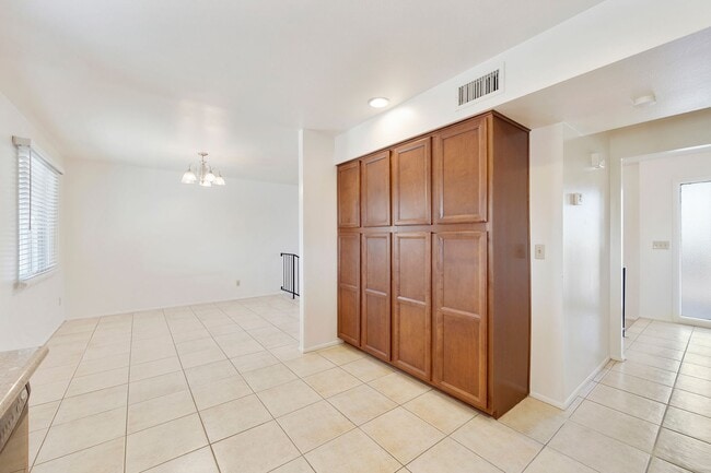 Building Photo - Great Location close to Old Town Scottsdale!