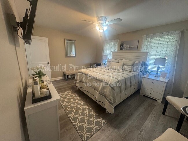 Building Photo - 4120 Dudley Ave