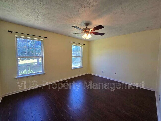 Building Photo - 10989 Muddy Run Ln