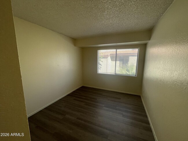 Building Photo - 2040 S Longmore