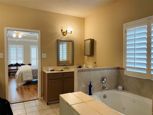 Building Photo - 21619 San Marino Dr