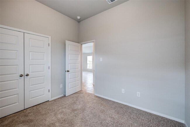 Building Photo - 120 Lyndon Dr