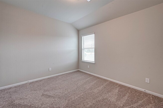 Building Photo - 21450 Holly Heights Rd