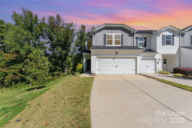 Building Photo - 2352 Belterra Dr