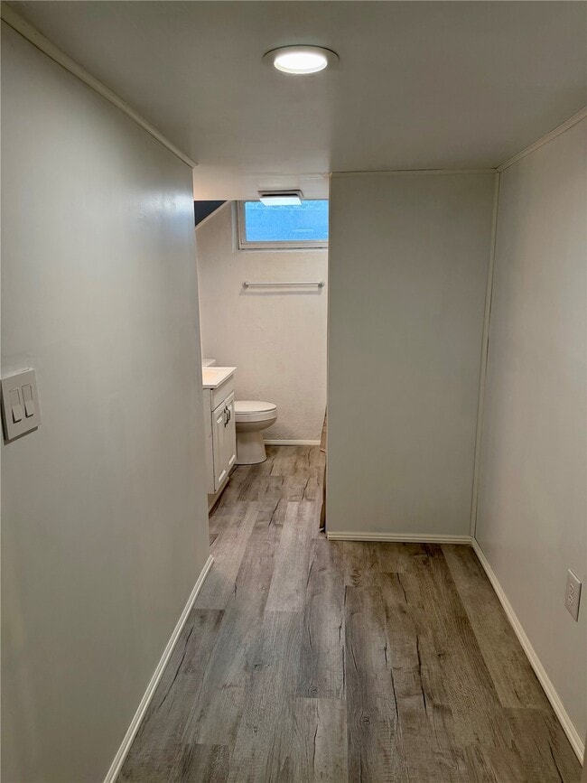 Building Photo - 317 Thomas Ave