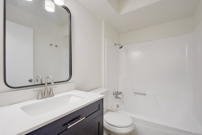 Building Photo - 6803 Woodhue Dr