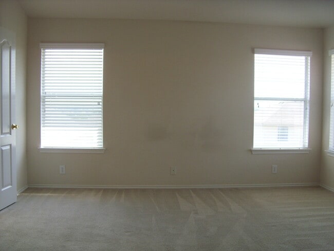 Building Photo - Beautiful home near Randolph AFB