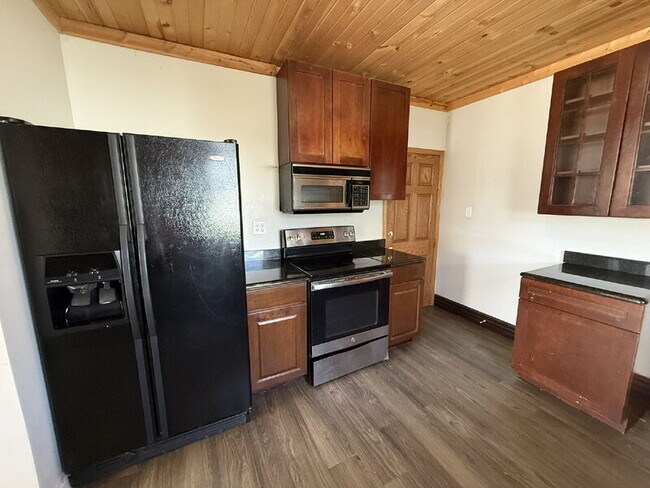 Building Photo - 821 Broadway