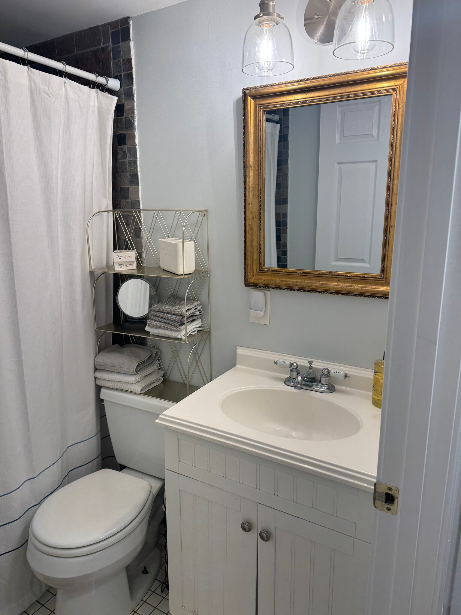 Building Photo - 3 Sylvan Cir