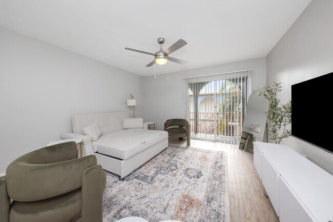 Building Photo - 4307 W Kennedy Blvd