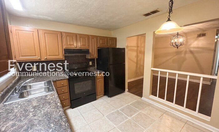 Building Photo - 3575 Oakvale Rd