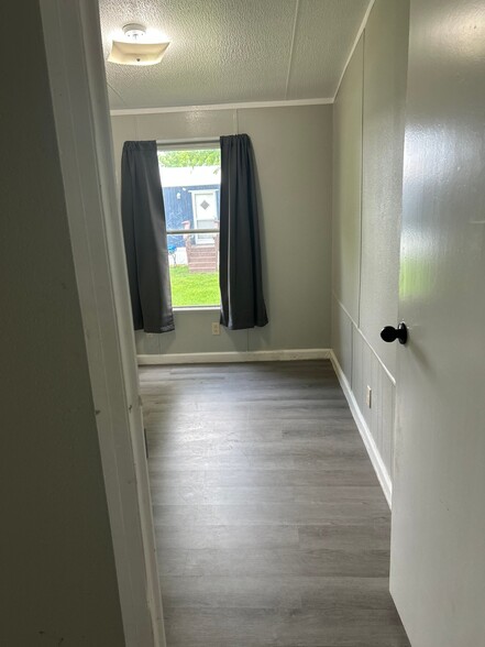 Building Photo - 4329 W Park Row Blvd