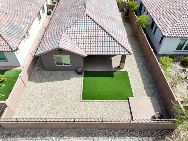 Building Photo - Resort Style Living in Estrella Mountain Ranch