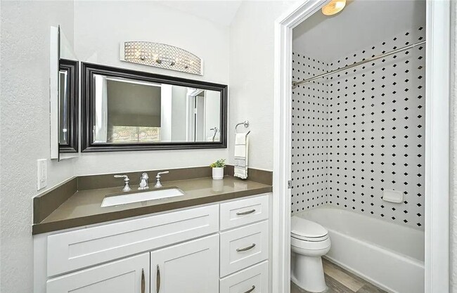 Building Photo - 6 Sandpiper Ln