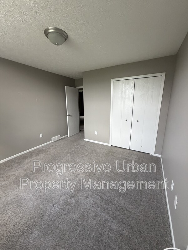 Building Photo - 453 Auburn St