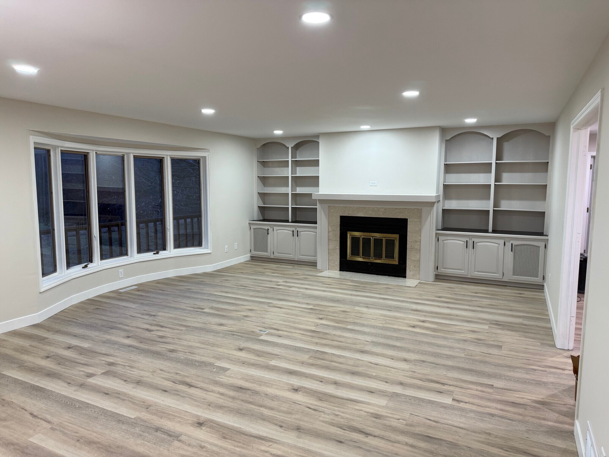 Building Photo - 5500 Vagabond Ln N