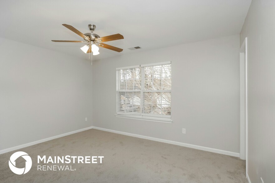 Building Photo - 5728 Fairchase Ave