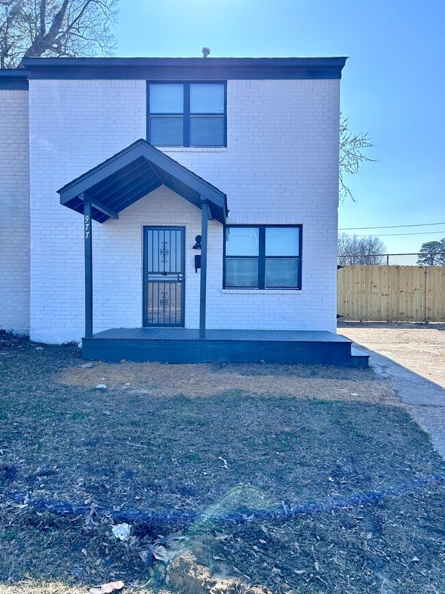 Primary Photo - Newly Renovated Duplex In Highland Heights