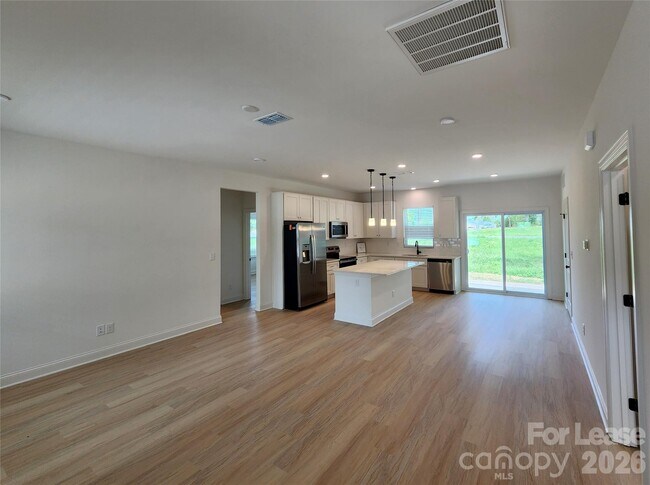 Building Photo - 1021 Jerome St