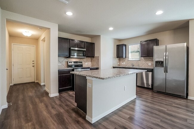 Building Photo - 708 Comal Run