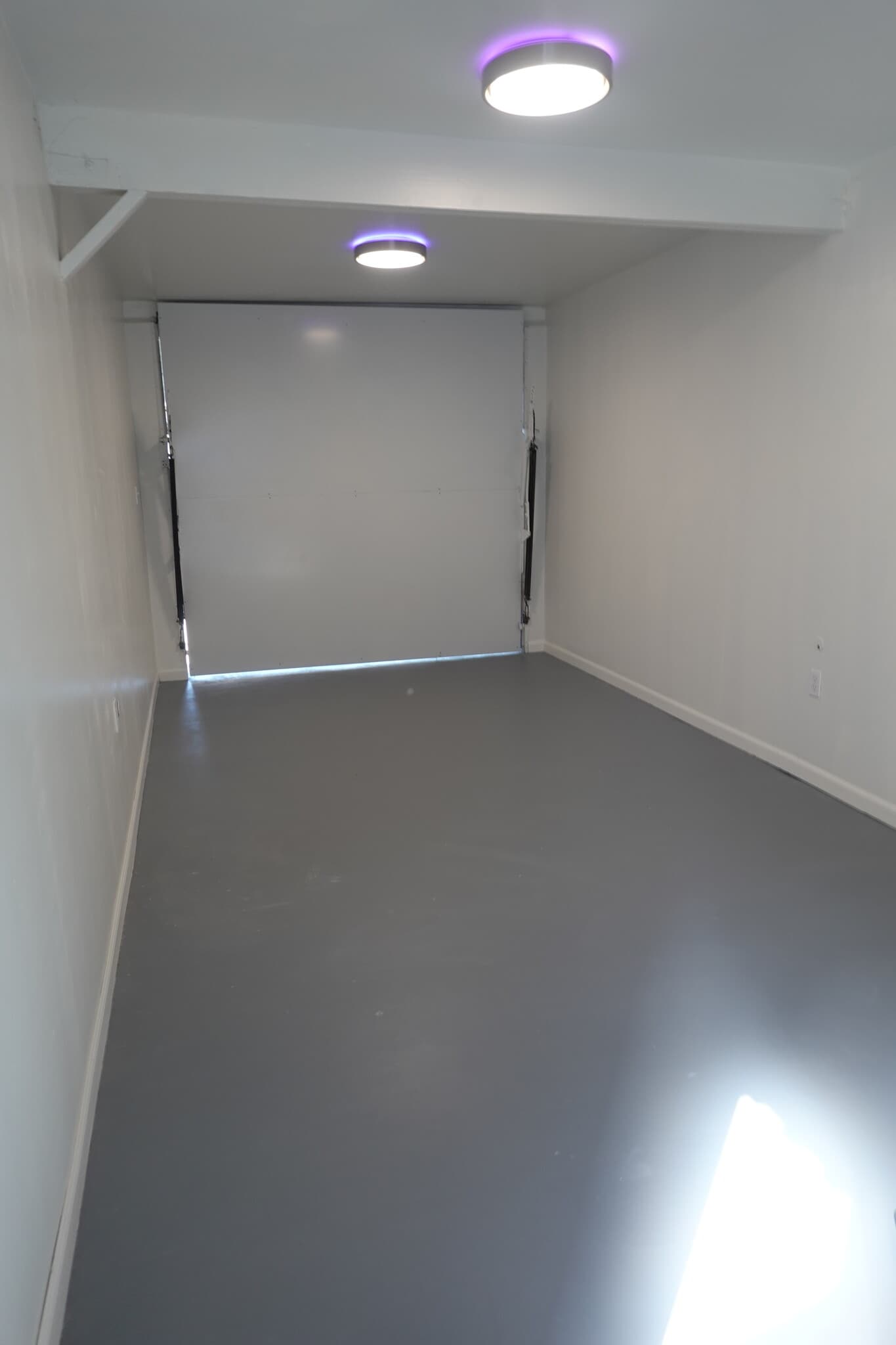 Garage - 15338 Larch Ave