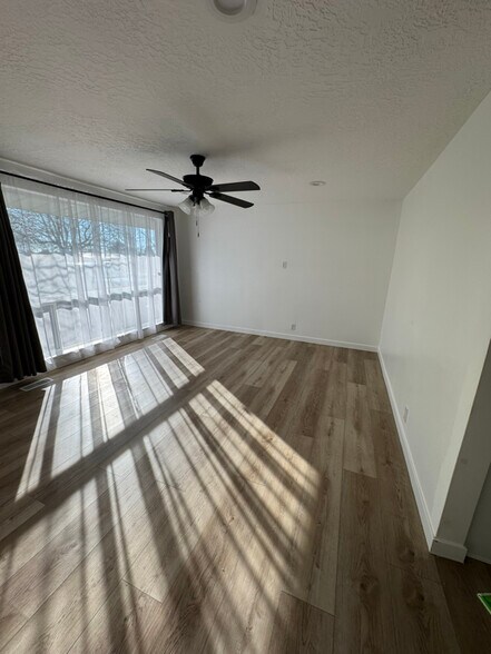 Building Photo - 7 E Diamond St