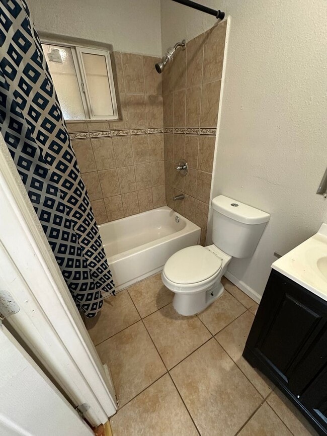 Building Photo - House for Rent – Robla Neighborhood!