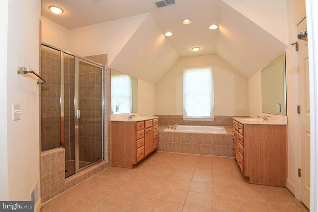 Building Photo - 4619 Beaufont Spring Ct