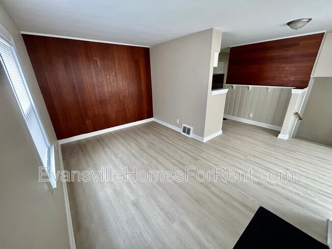 Building Photo - 1206 S 1208 Boeke Rd