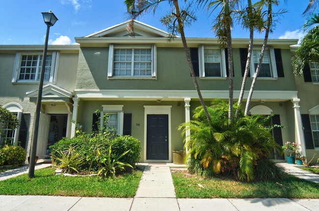 Primary Photo - 941 Kokomo Key Ln