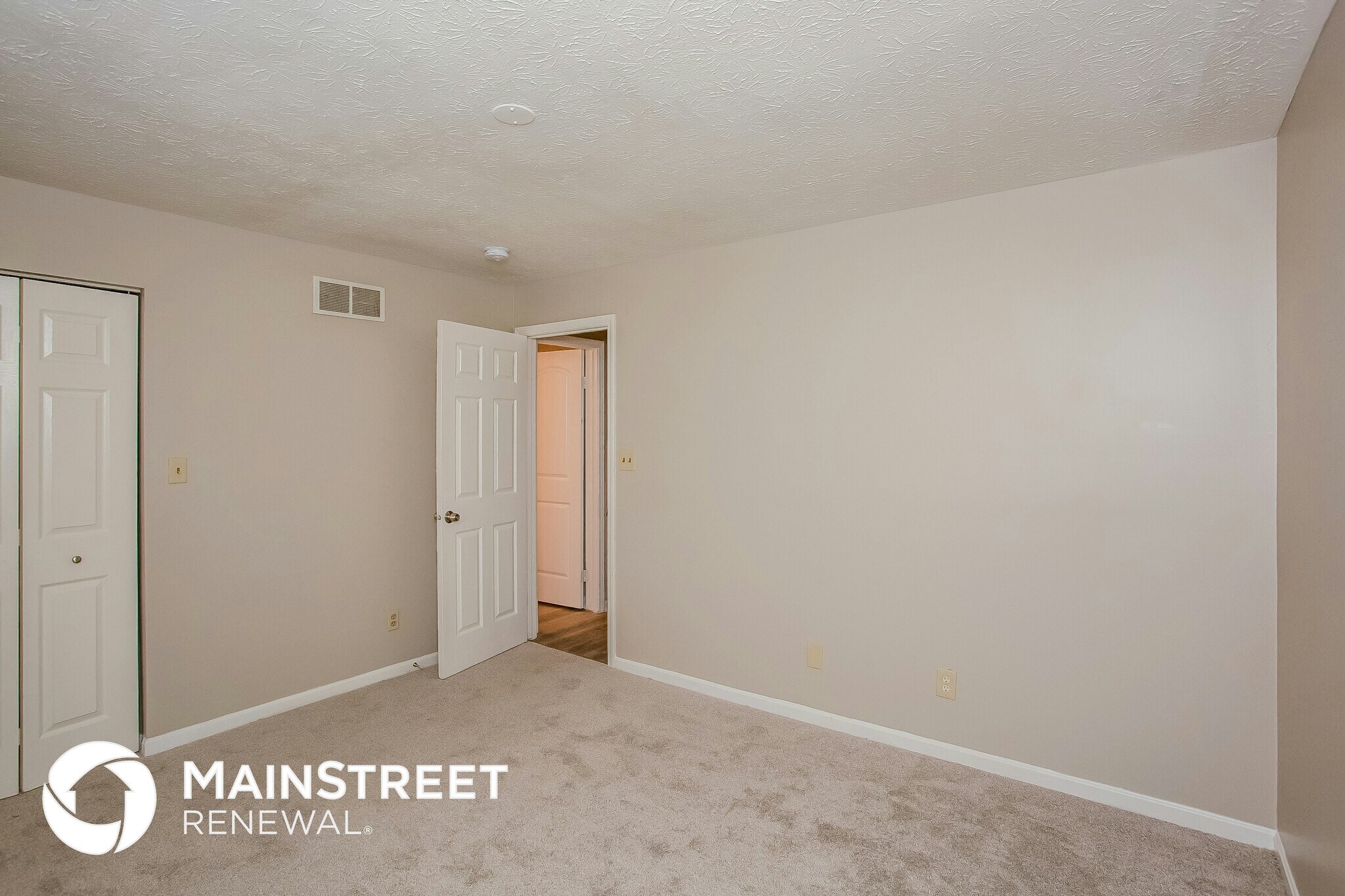 Building Photo - 4051 Luxembourg Cir W