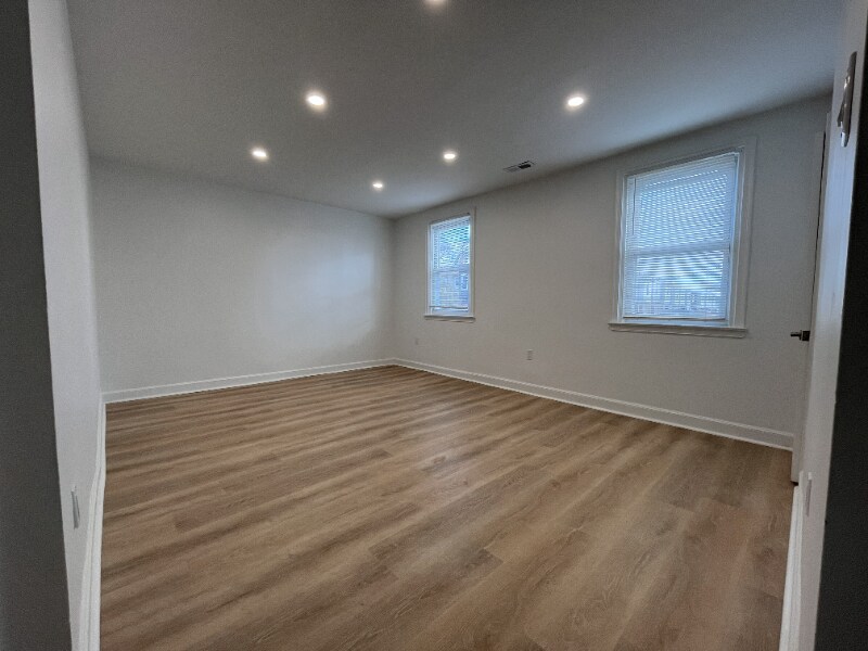 Building Photo - 6411 Malvern Ave