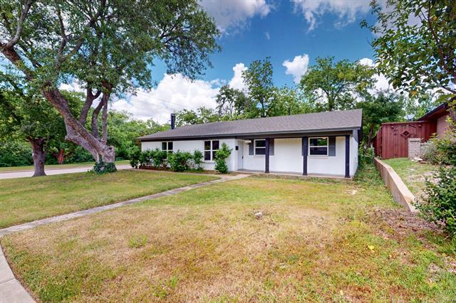 Building Photo - 1425 Oakhill Dr