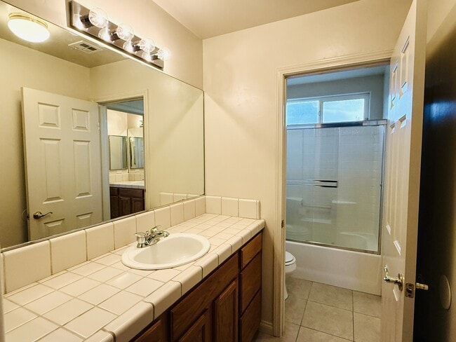 Building Photo - 1304 Torulosa Dr