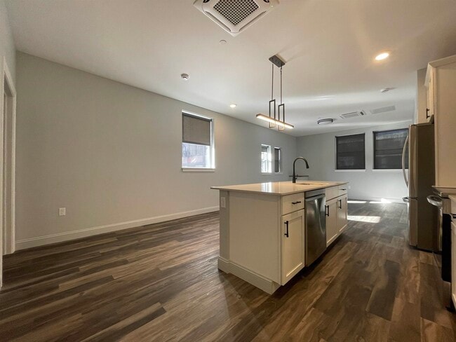 Building Photo - 25 Lowell St