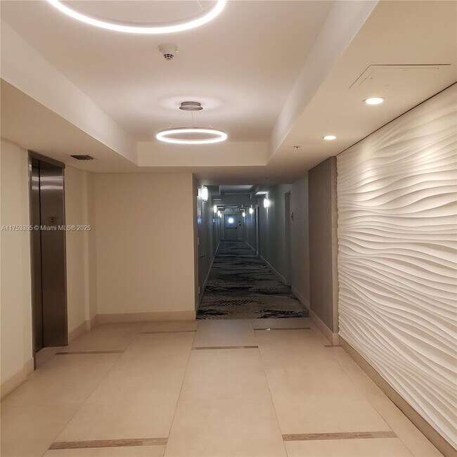 Building Photo - 3001 S Ocean Dr