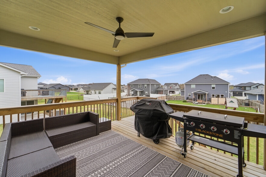 Building Photo - 2105 Timberview Dr